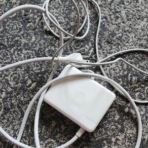 Apple White Laptop Power Adapter with Tangle-Ready Cable